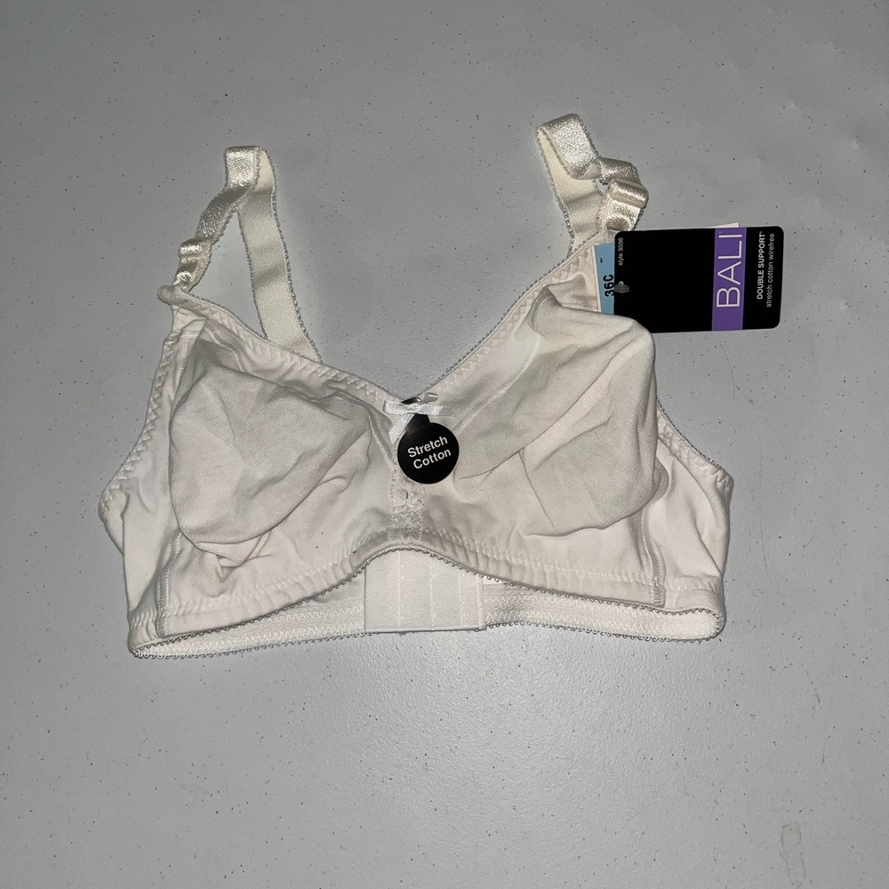 NWT Bali  Stretch Bra White